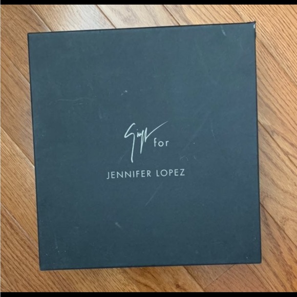 AUTHENTIC Giuseppe for JLO "Jen" laser cutout bootie in blush - Picture 8 of 10